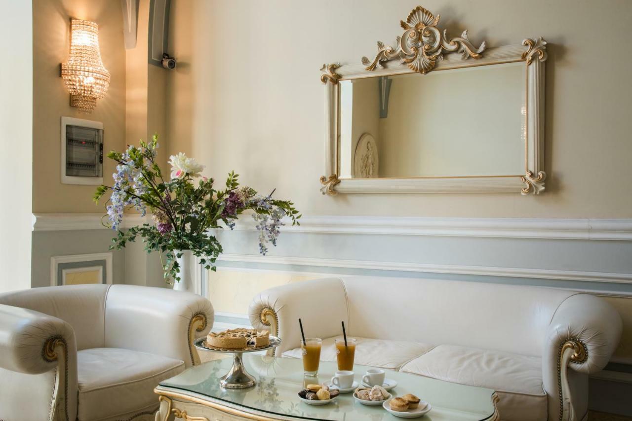 Palazzo Bove Bed and Breakfast Galatone Εξωτερικό φωτογραφία